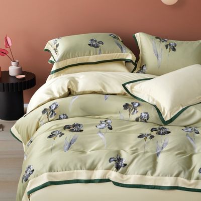 맞춤형 색상 4 pcs 고급 폴리에스터 평면 직물 부드러운 호텔 디자인 침대 King Bed 세트