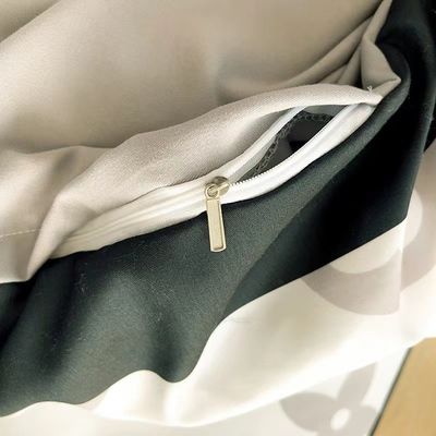 현대 스타일 만화 화이트 베어 헤드 디자인 침대 세트 100% 폴리에스터 재료