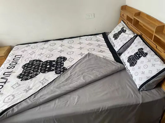 180GSM 만화 백곰 머리 곰 디자인 침실 세트 컬렉션 장착 된 잎 침대 덮개 잎 베개