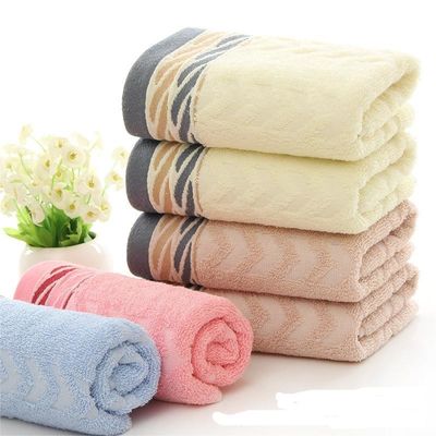 홈 호텔 및 스포츠 맞춤형 로고 디자인과 함께 면 류 흡수 수건